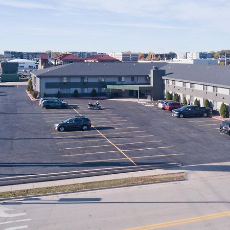 Quality Inn Stadium Area Green Bay Exterior photo