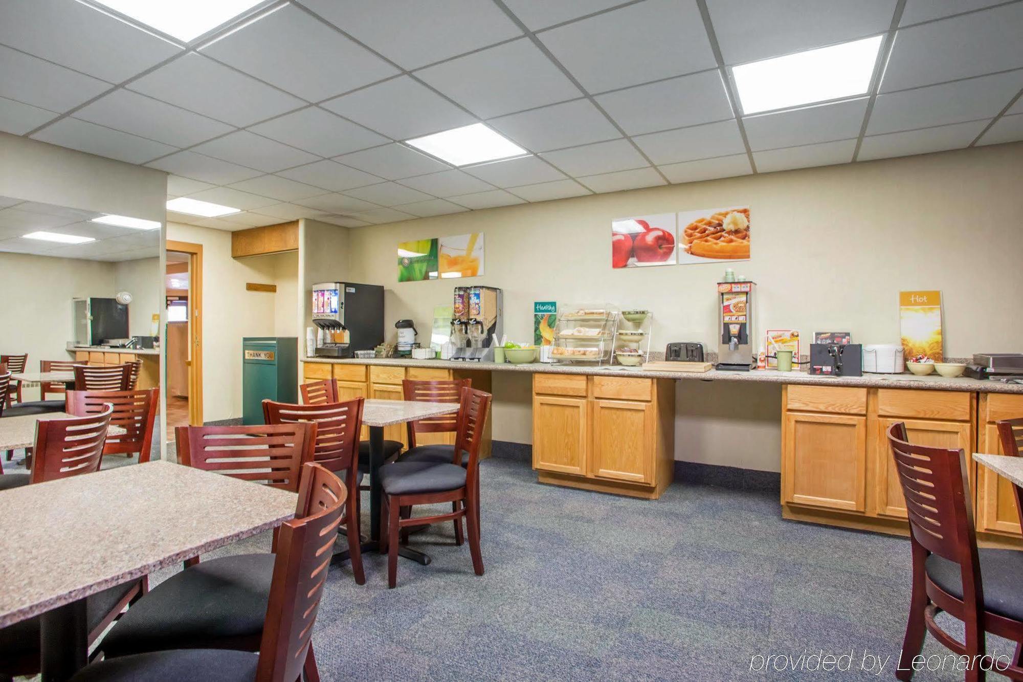 Quality Inn Stadium Area Green Bay Exterior photo