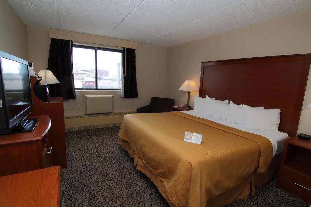 Quality Inn Stadium Area Green Bay Exterior photo